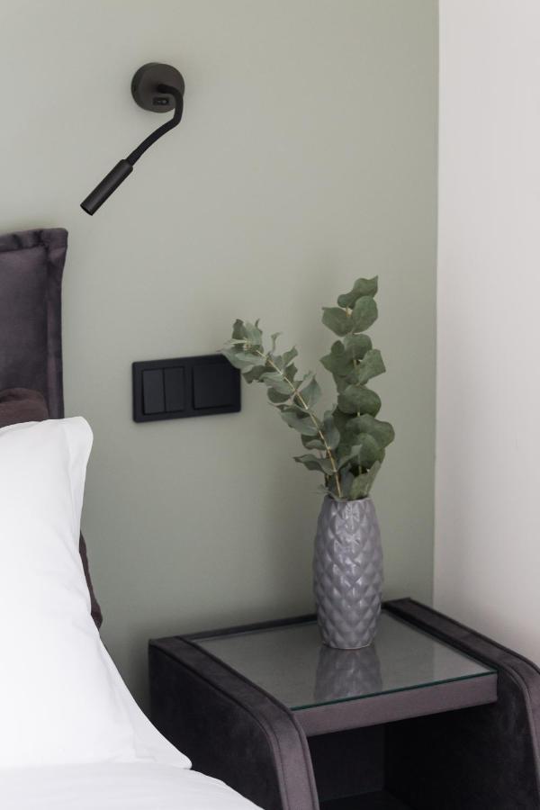 12 Reasons Why Metaxourgeio Aparthotel Атина Екстериор снимка