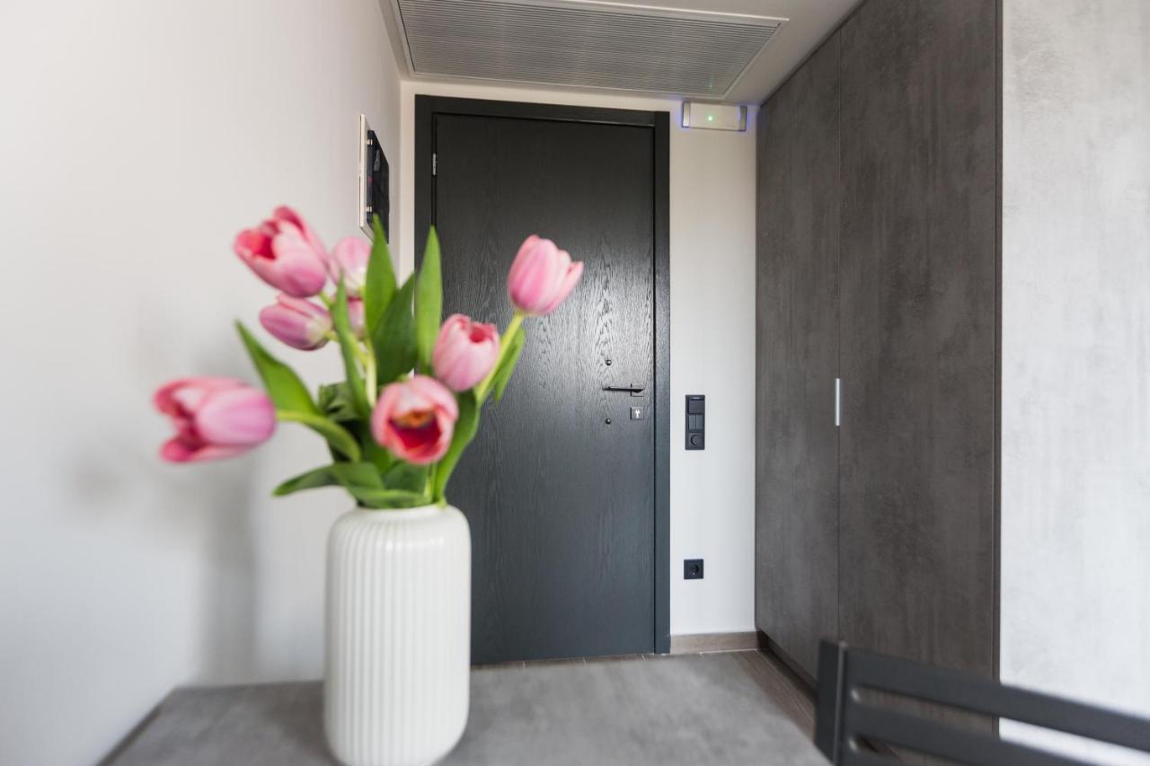 12 Reasons Why Metaxourgeio Aparthotel Атина Екстериор снимка