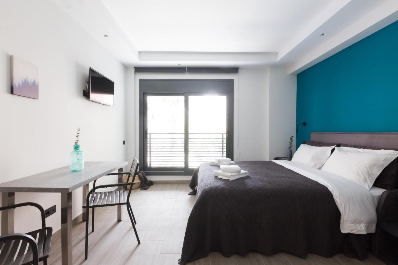12 Reasons Why Metaxourgeio Aparthotel Атина Екстериор снимка