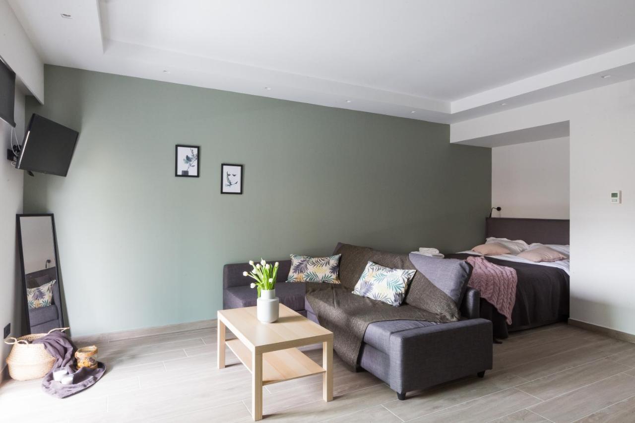 12 Reasons Why Metaxourgeio Aparthotel Атина Екстериор снимка