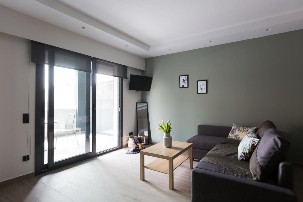 12 Reasons Why Metaxourgeio Aparthotel Атина Екстериор снимка