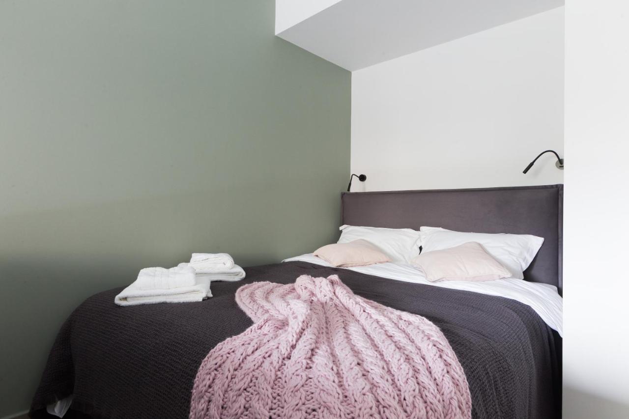 12 Reasons Why Metaxourgeio Aparthotel Атина Екстериор снимка