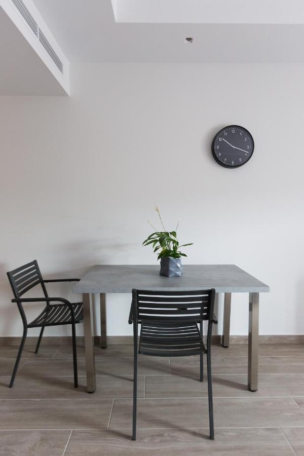 12 Reasons Why Metaxourgeio Aparthotel Атина Екстериор снимка